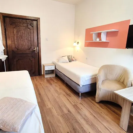 Cassia W Rabce Przy Parku Zdrojowym - Smaczne Sniadania I Obiady 3*