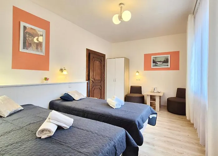 לינה וארוחת בוקר Cassia Przy Parku Zdrojowym רבקה